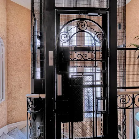 Cosy : Proche Et Gare Appartement Juan-les-Pins