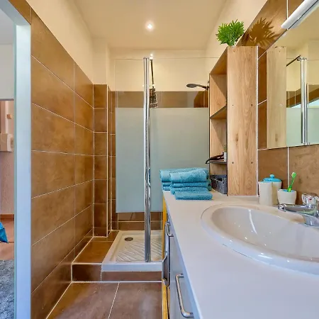 Cosy : Proche Et Gare Appartement Juan-les-Pins